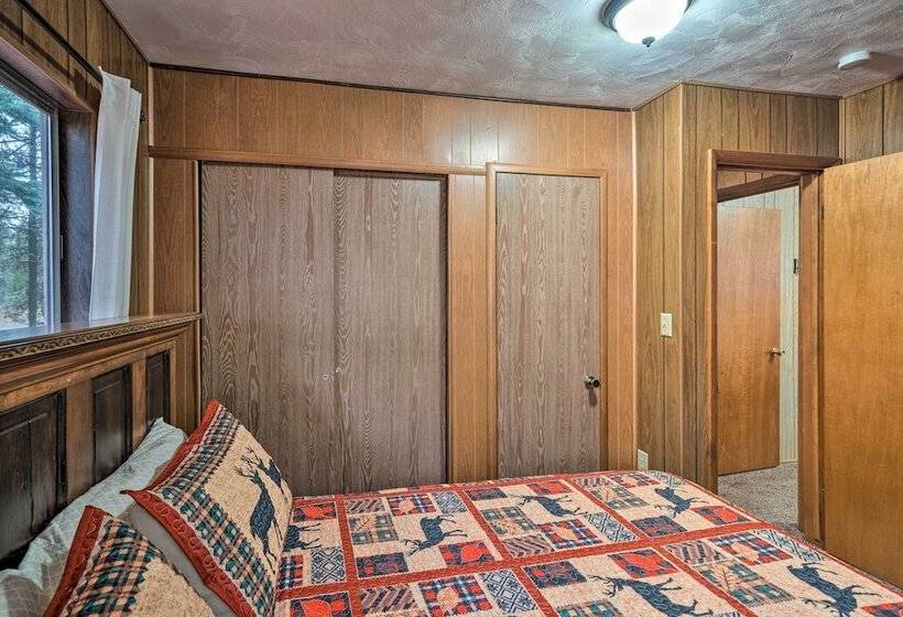 2 Cozy Island Park Cabins W/ Near The Lake!