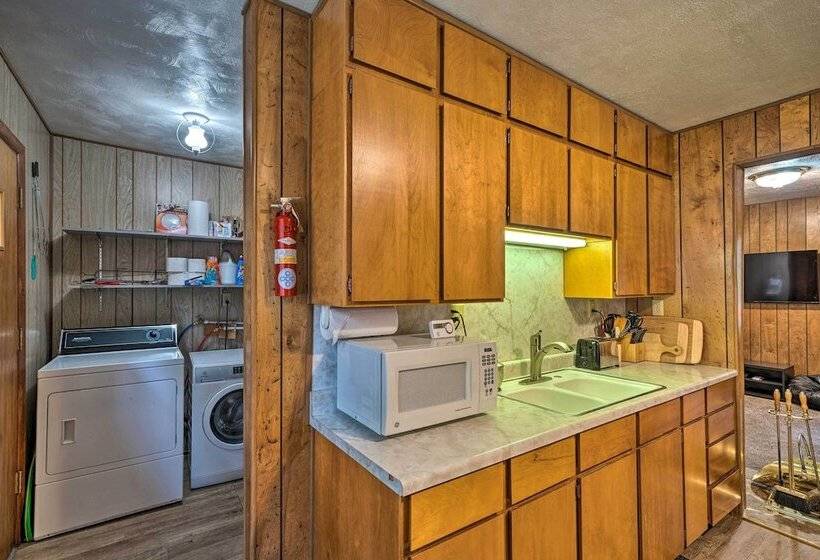 2 Cozy Island Park Cabins W/ Near The Lake!