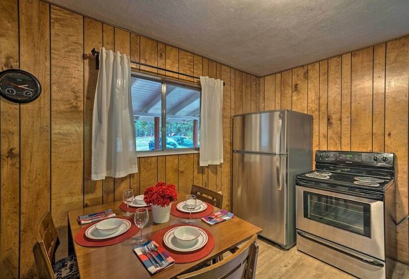 2 Cozy Island Park Cabins W/ Near The Lake!