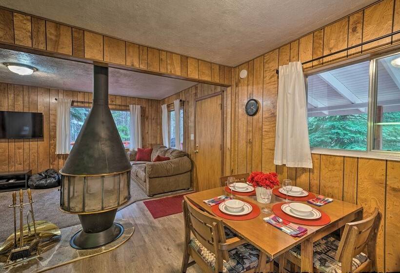 2 Cozy Island Park Cabins W/ Near The Lake!