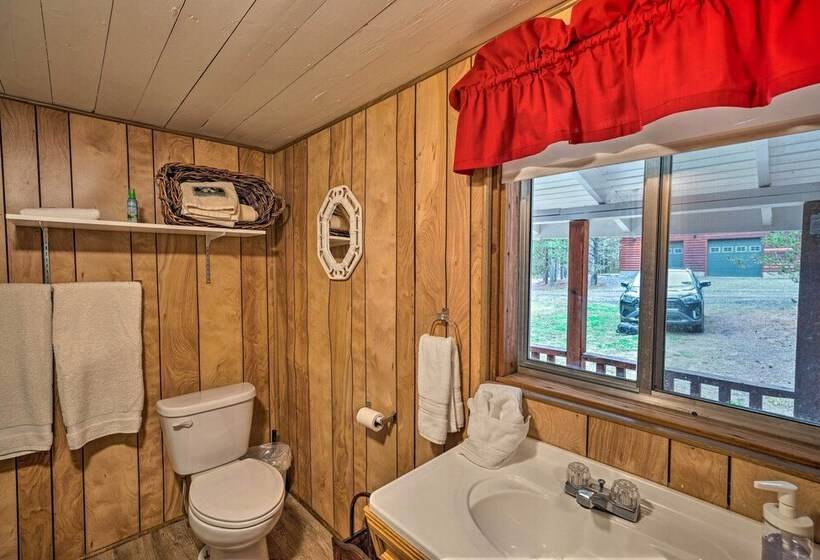 2 Cozy Island Park Cabins W/ Near The Lake!