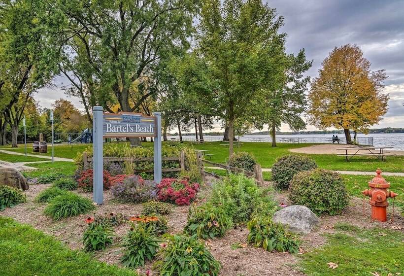 Airy Cottage Close To Rock Lake W/ Fire Pit!