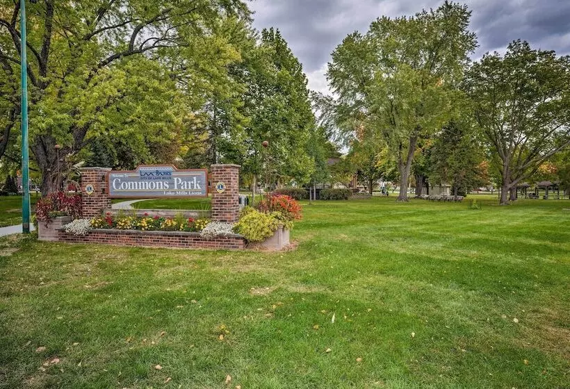 Airy Cottage Close To Rock Lake W/ Fire Pit!