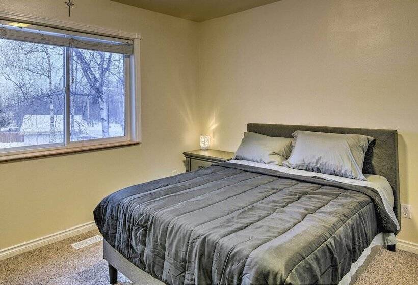 Anchorage Home ~ 8 Mi To Downtown!