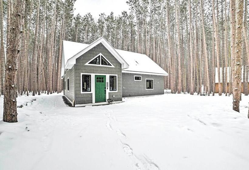 Bellaire Family Cabin: All Season Retreat!