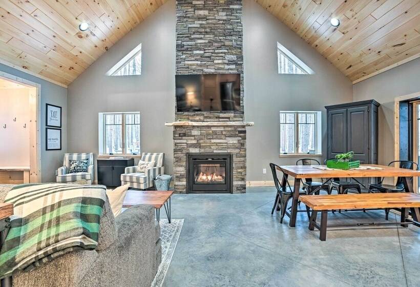 Bellaire Family Cabin: All Season Retreat!