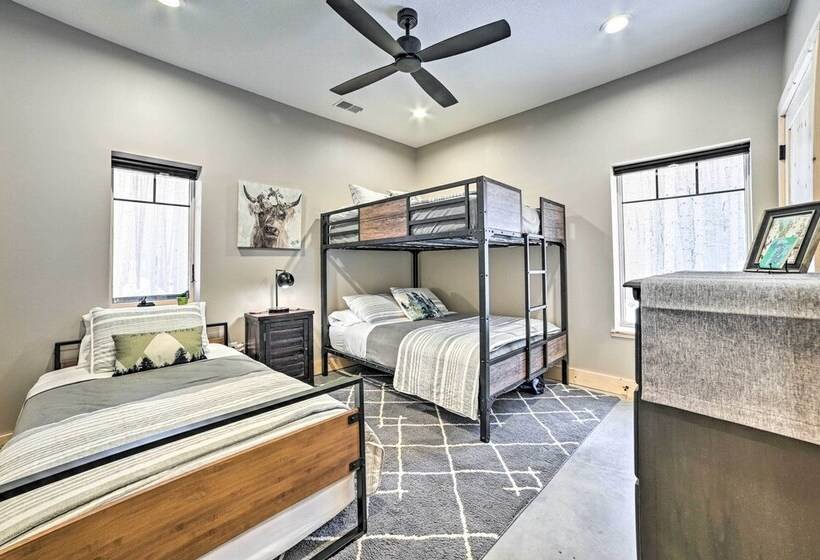 Bellaire Family Cabin: All Season Retreat!