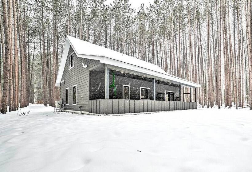 Bellaire Family Cabin: All Season Retreat!