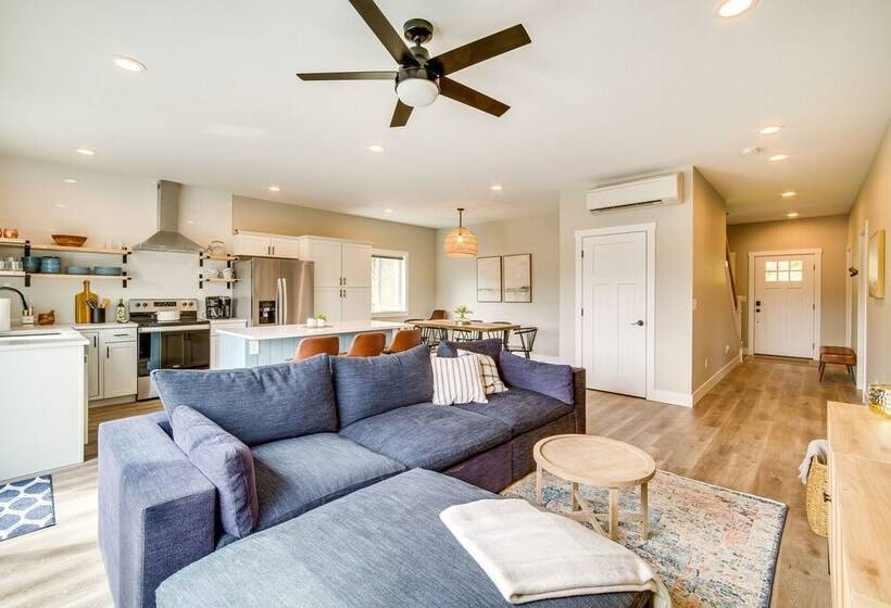 Charming Florence Home W/ Fire Pit & River Views!