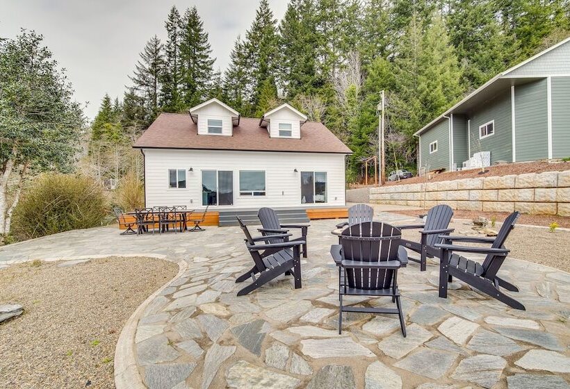 Charming Florence Home W/ Fire Pit & River Views!