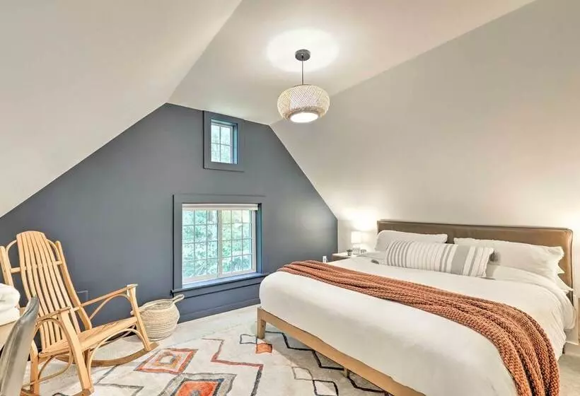 Charming Jaffrey Cottage W/ Deck & Grill!