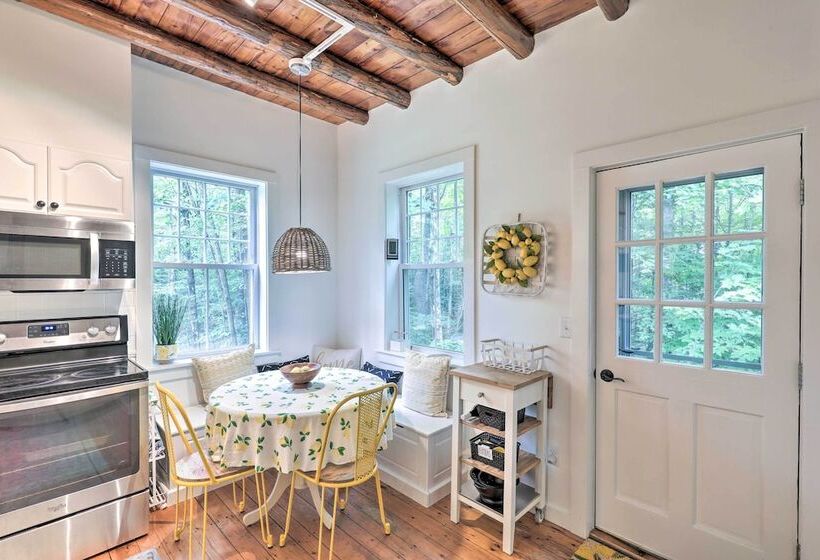 Charming Jaffrey Cottage W/ Deck & Grill!