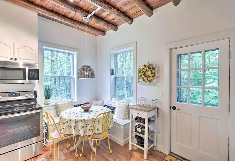 Charming Jaffrey Cottage W/ Deck & Grill!