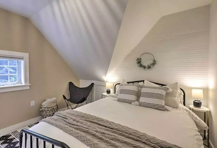 Charming Jaffrey Cottage W/ Deck & Grill!