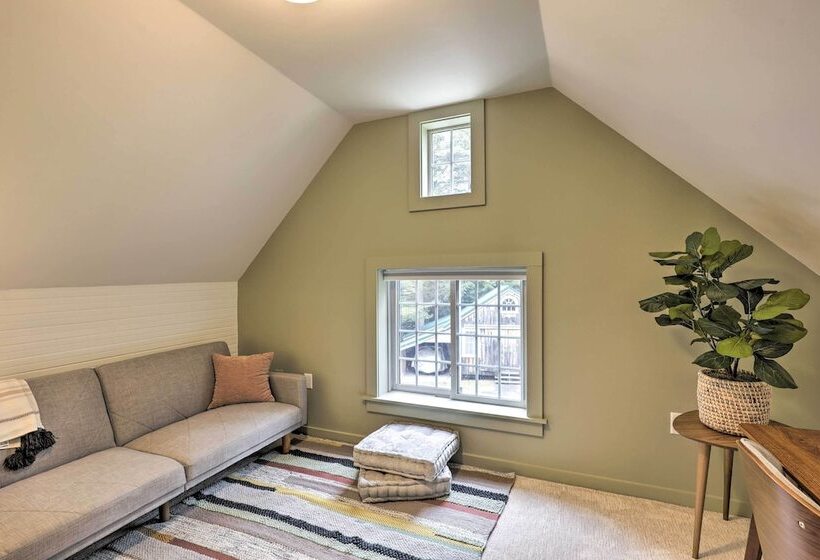 Charming Jaffrey Cottage W/ Deck & Grill!