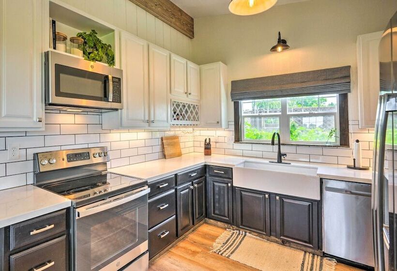 Charming Lodi Retreat: Walk To Local Wineries