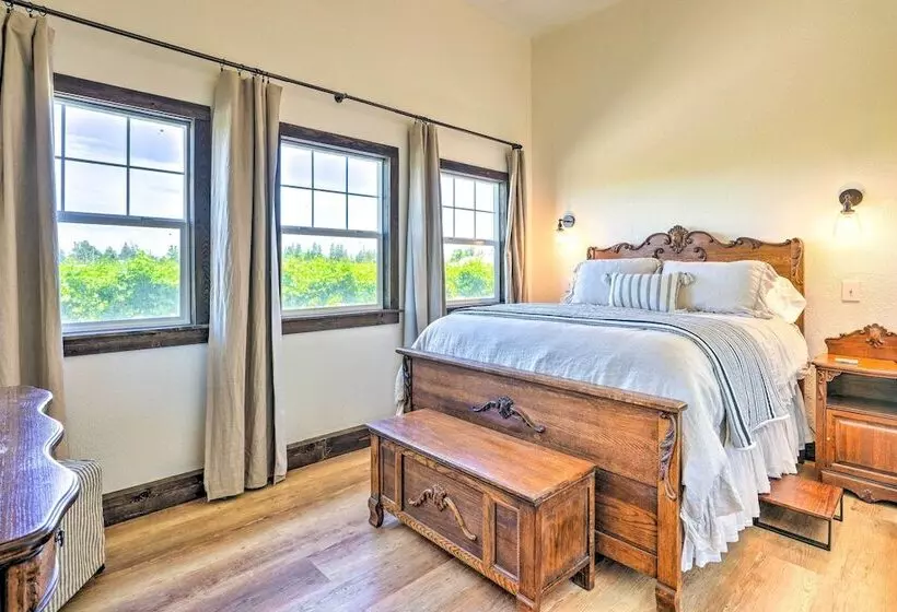 Charming Lodi Retreat: Walk To Local Wineries