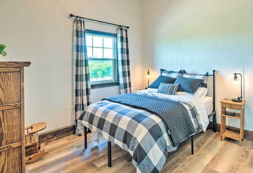 Charming Lodi Retreat: Walk To Local Wineries