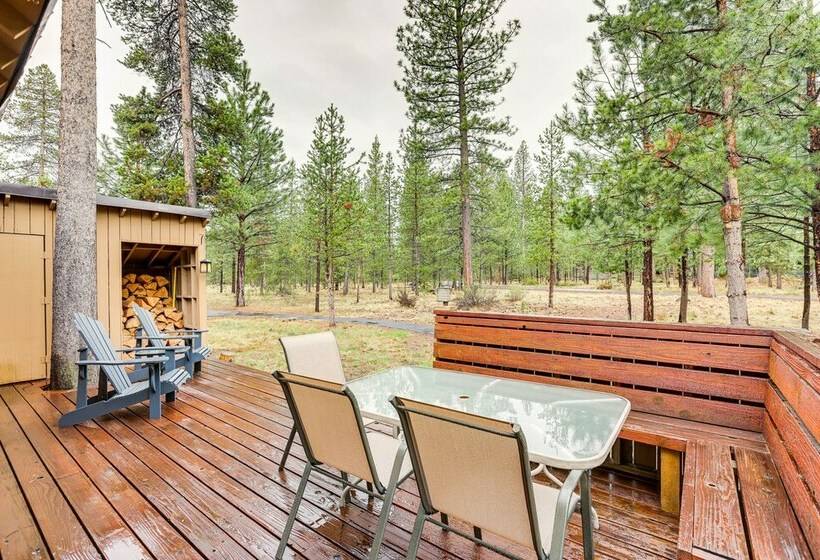 Charming Sunriver Cabin Near Sharc & The Village!