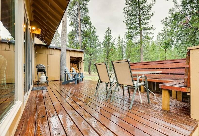 Charming Sunriver Cabin Near Sharc & The Village!
