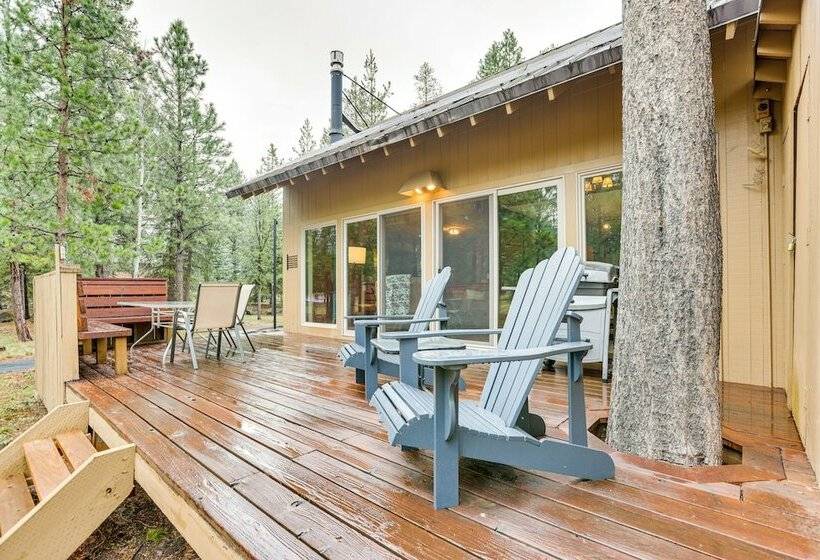 Charming Sunriver Cabin Near Sharc & The Village!