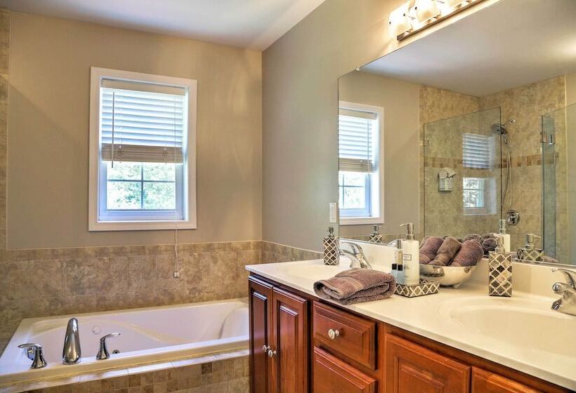 Colonial Style Warwick Retreat 1 Hour To Nyc!