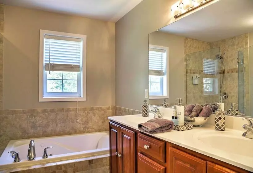 Colonial Style  Warwick Retreat    1 Hour To Nyc!