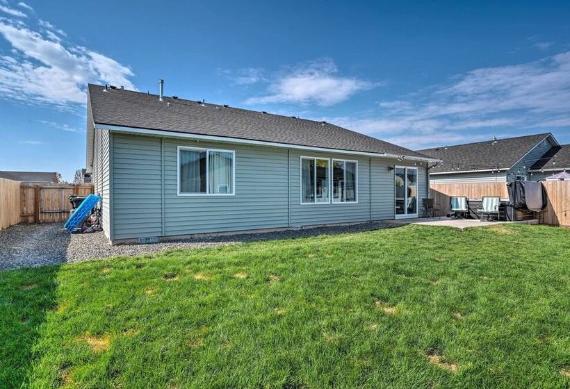 Cozy Caldwell Abode W/ Hot Tub ~ 3 Mi To Dtwn