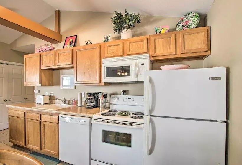 Cozy Ironton Cabin W/ Shared Pool & Private Patio!