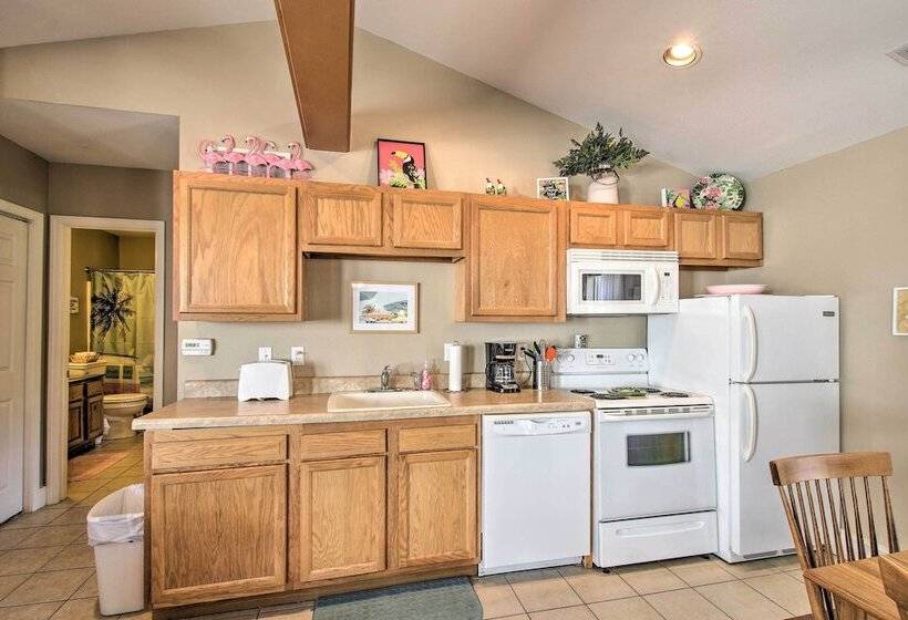 Cozy Ironton Cabin W/ Shared Pool & Private Patio!