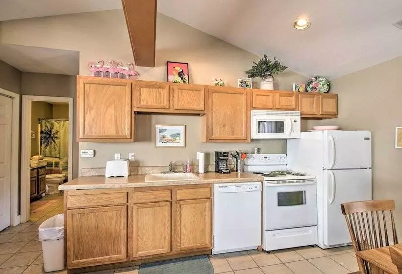 Cozy Ironton Cabin W/ Shared Pool & Private Patio!