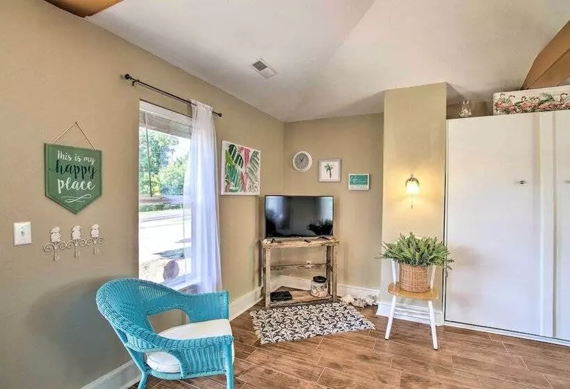 Cozy Ironton Cabin W/ Shared Pool & Private Patio!