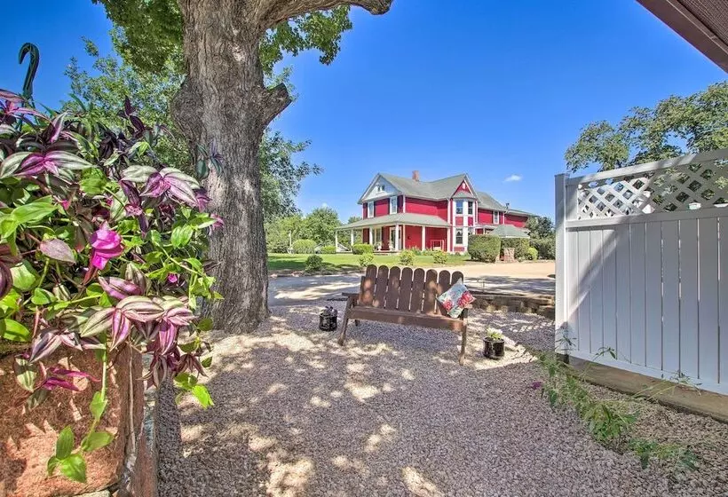 Cozy Ironton Cabin W/ Shared Pool & Private Patio!