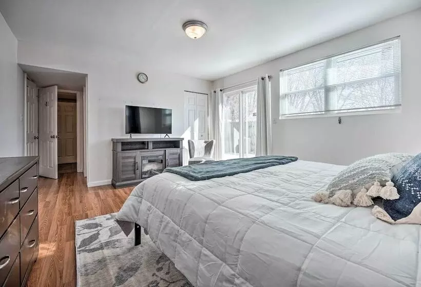 Cozy South Bend Retreat < 2 Mi To Notre Dame!