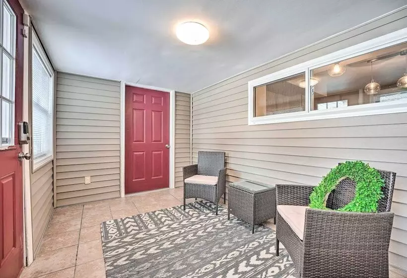 Cozy South Bend Retreat < 2 Mi To Notre Dame!