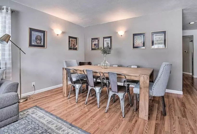 Cozy South Bend Retreat < 2 Mi To Notre Dame!