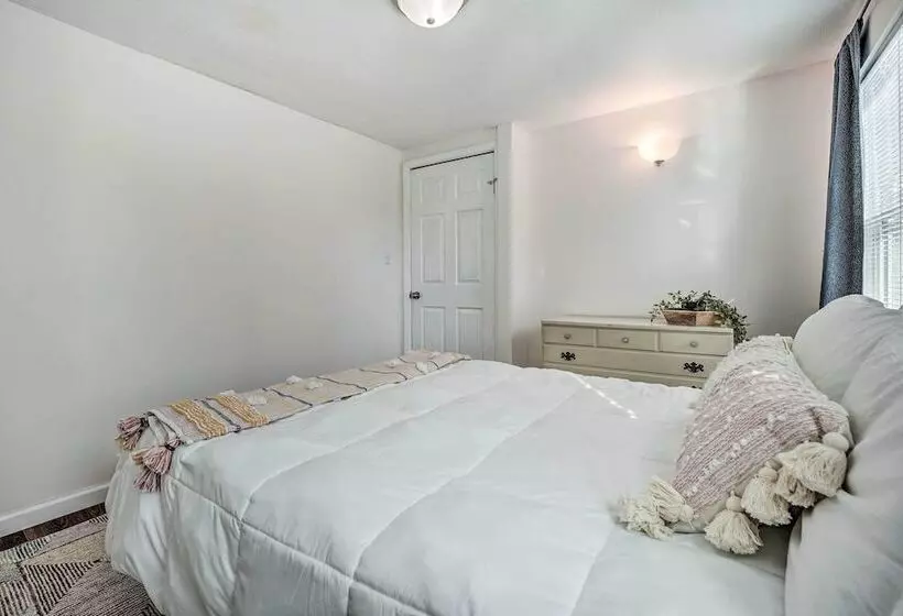 Cozy South Bend Retreat < 2 Mi To Notre Dame!