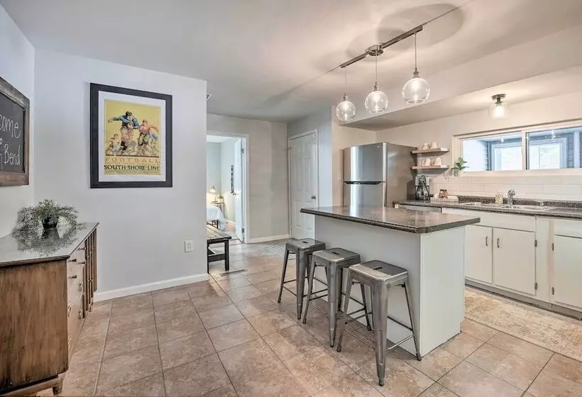 Cozy South Bend Retreat < 2 Mi To Notre Dame!