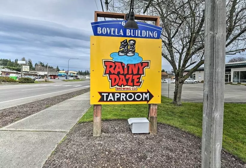 Cute Cottage W/ Deck Walk 115 Ft To Brewery & Cafe