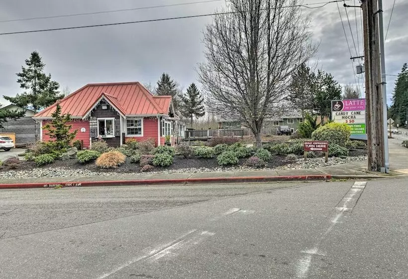 Cute Cottage W/ Deck Walk 115 Ft To Brewery & Cafe