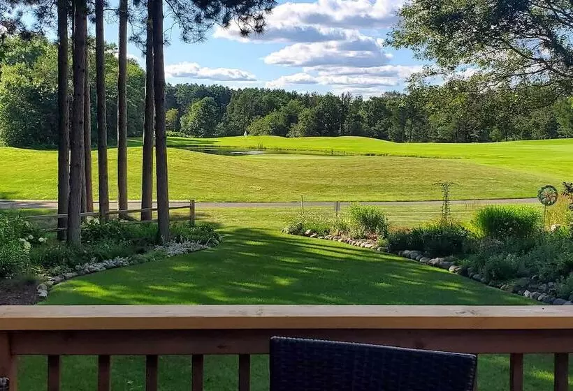 Exceptional Home W/ Deck ~3 Miles To Sand Valley