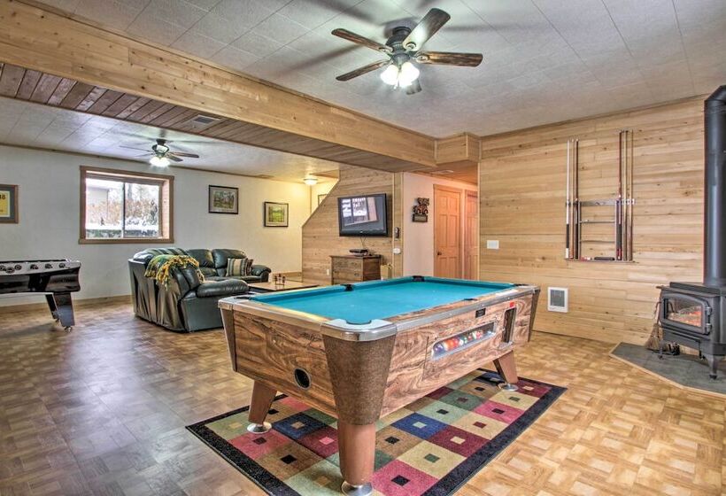 Exceptional Home W/ Deck ~3 Miles To Sand Valley