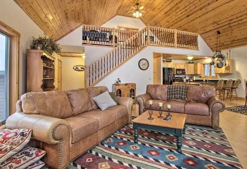 Exceptional Home W/ Deck ~3 Miles To Sand Valley