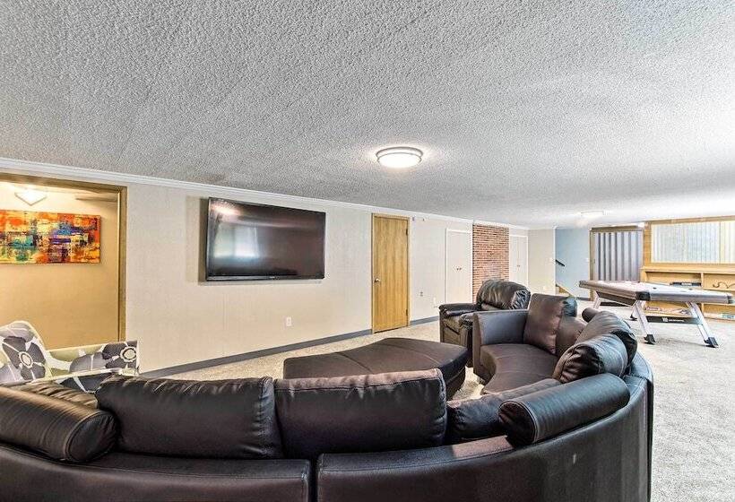 Family Friendly Yakima Escape W/ Yard & Pool!