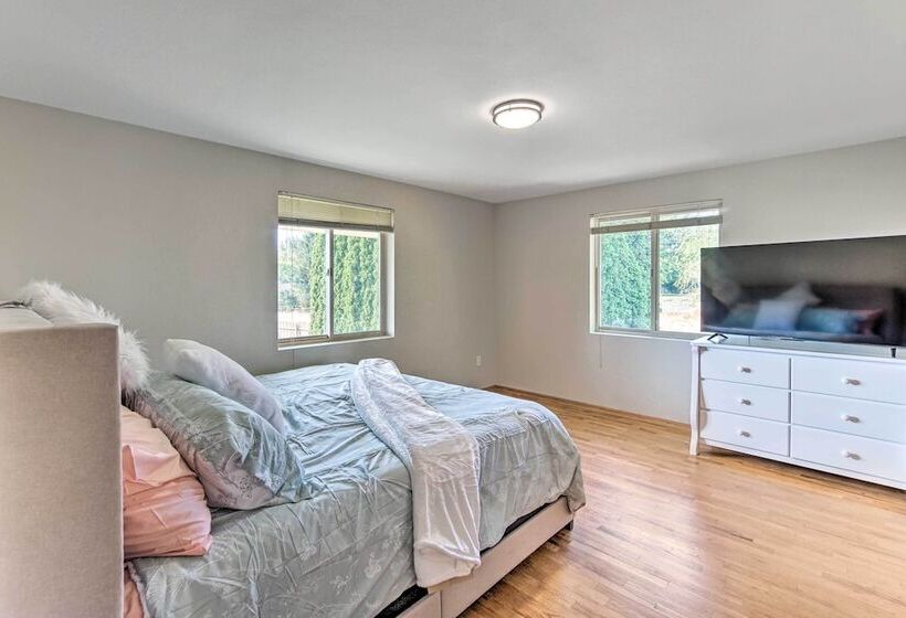 Family Friendly Yakima Escape W/ Yard & Pool!