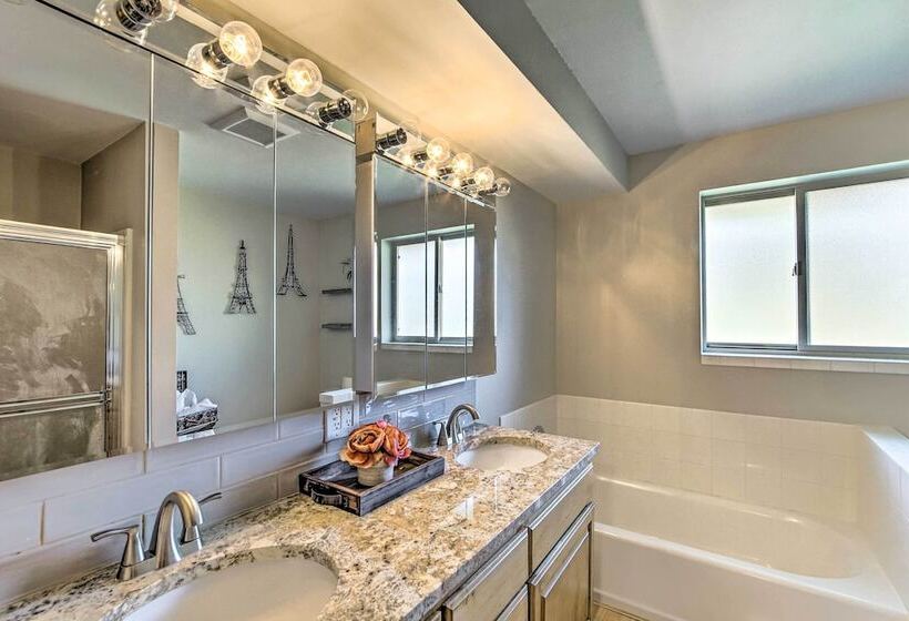 Family Friendly Yakima Escape W/ Yard & Pool!