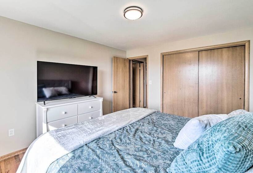 Family Friendly Yakima Escape W/ Yard & Pool!