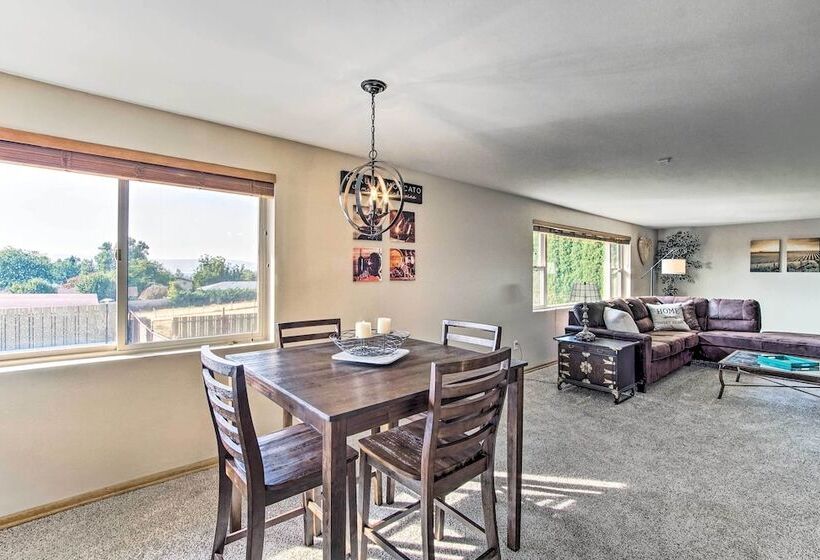 Family Friendly Yakima Escape W/ Yard & Pool!
