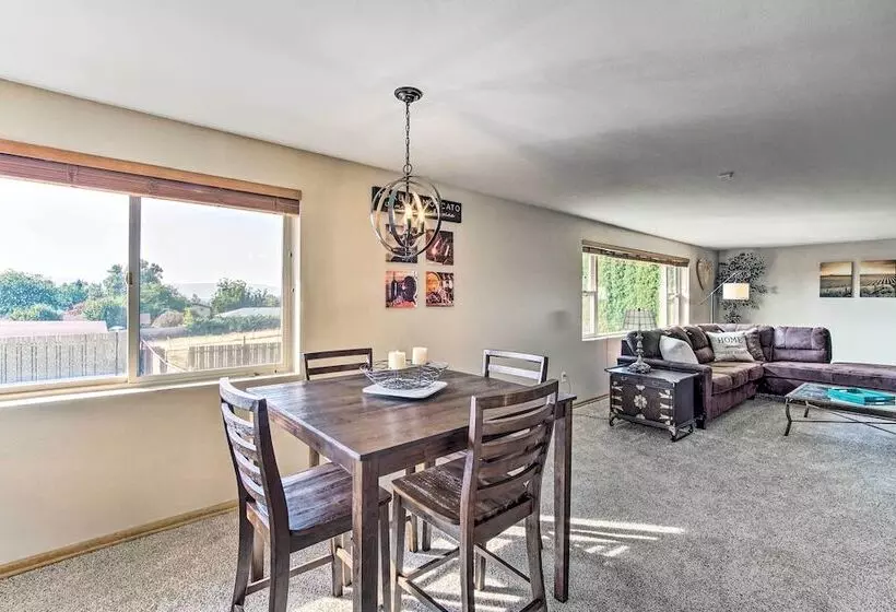 Family Friendly Yakima Escape W/ Yard & Pool!