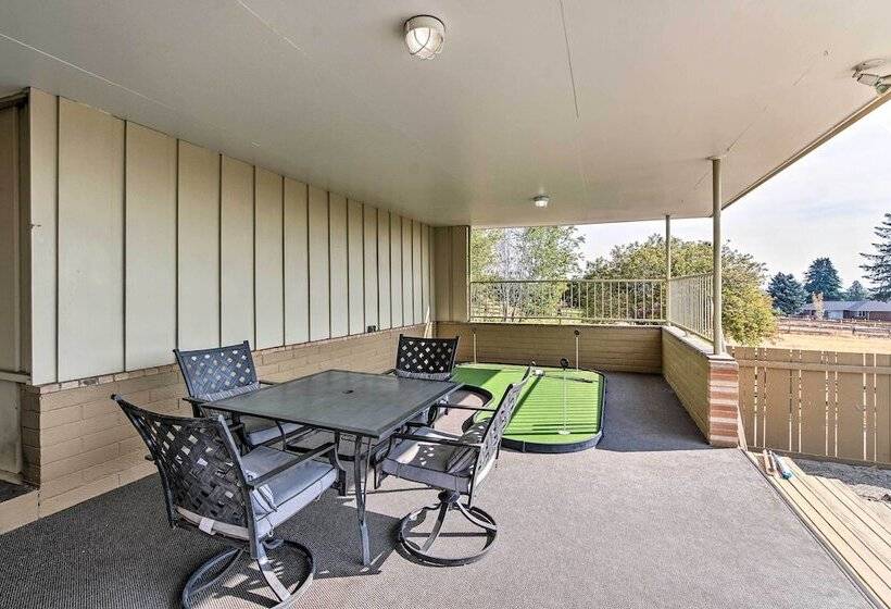 Family Friendly Yakima Escape W/ Yard & Pool!